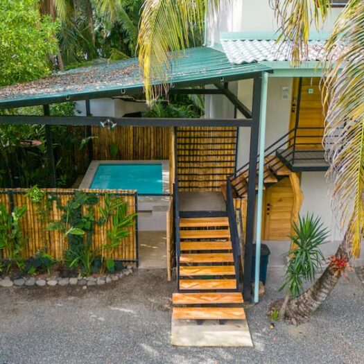 White Pearl – Whole Home – Sleeps 13