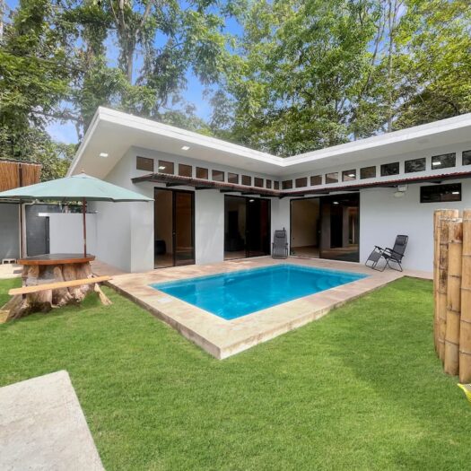 Casa del Rio: Costa Rica Jungle Home in Playa Negra