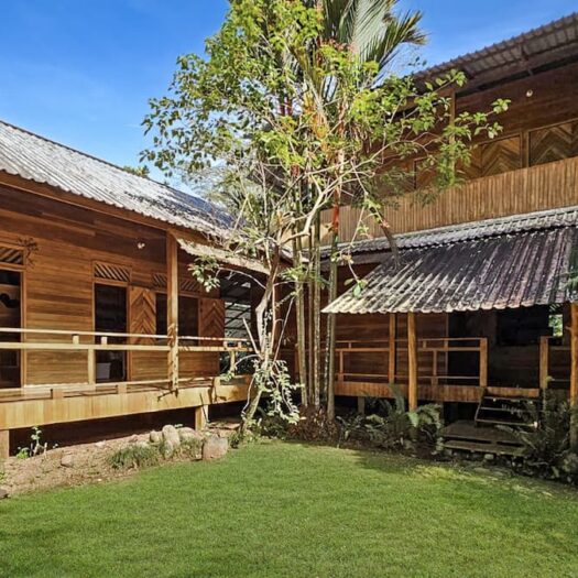 Finca Duas Casas: Jungle Estate with Dual Residences in Hone Creek